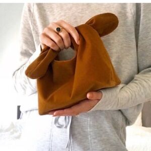 Minimalist Merit Beauty The Signature Bag